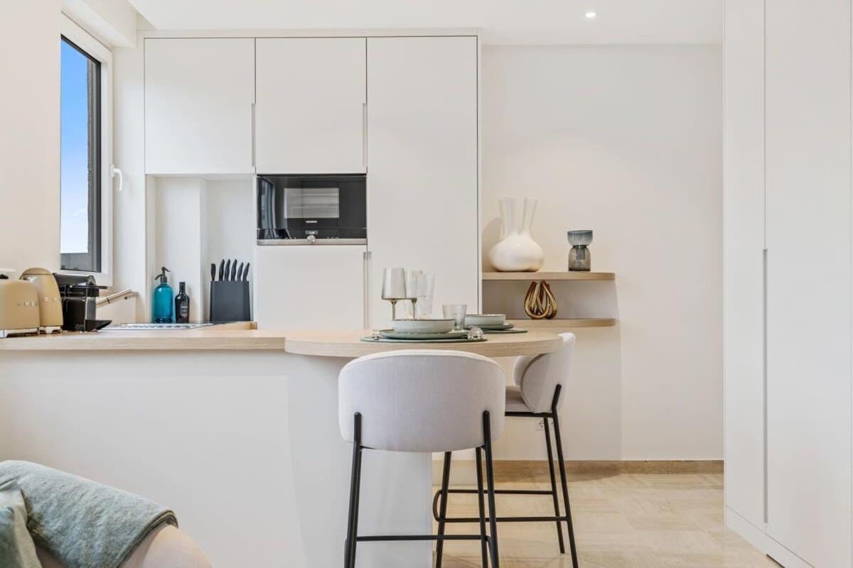 Apartamento Modern With King Bed, Walk To Attractions *