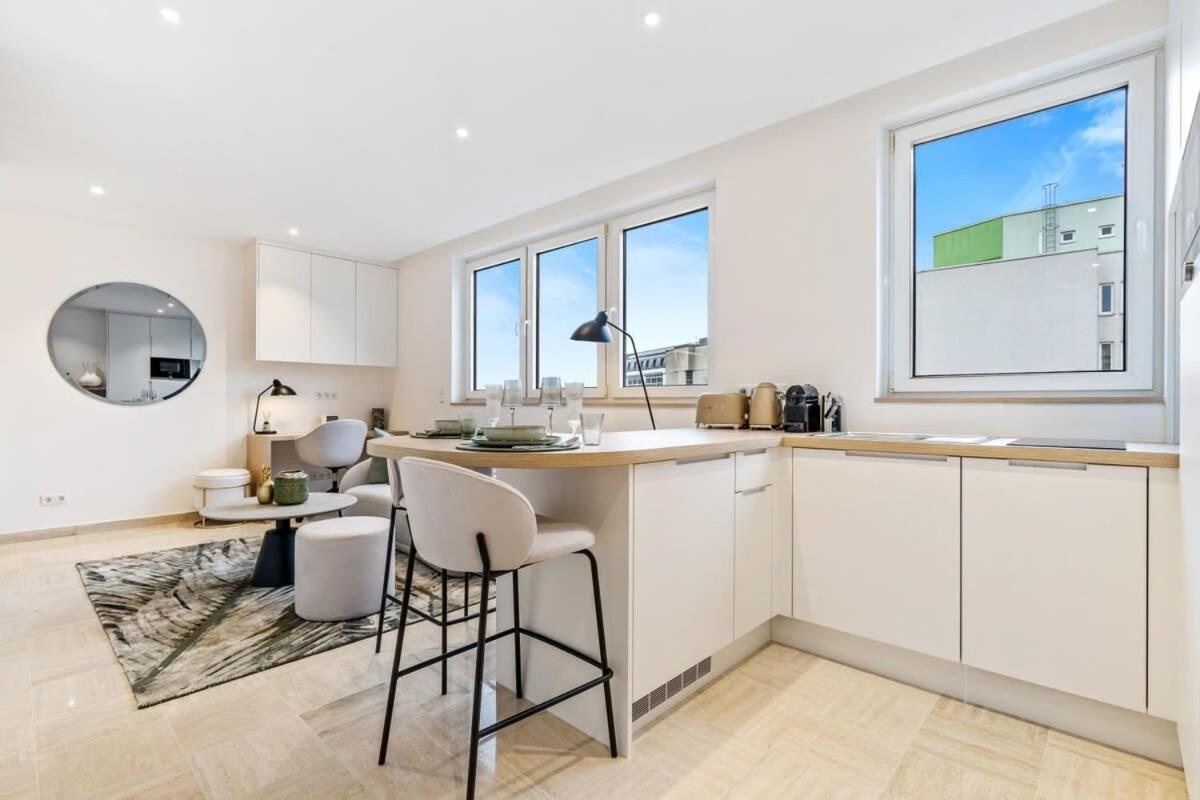 Modern With King Bed, Walk To Attractions * Luxemburgo